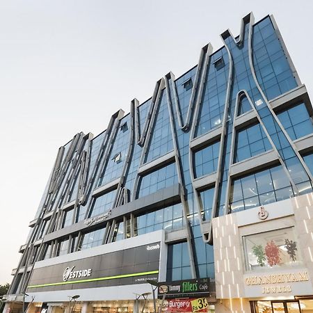 Collection O Hotel Alice Ahmedabad Exteriör bild