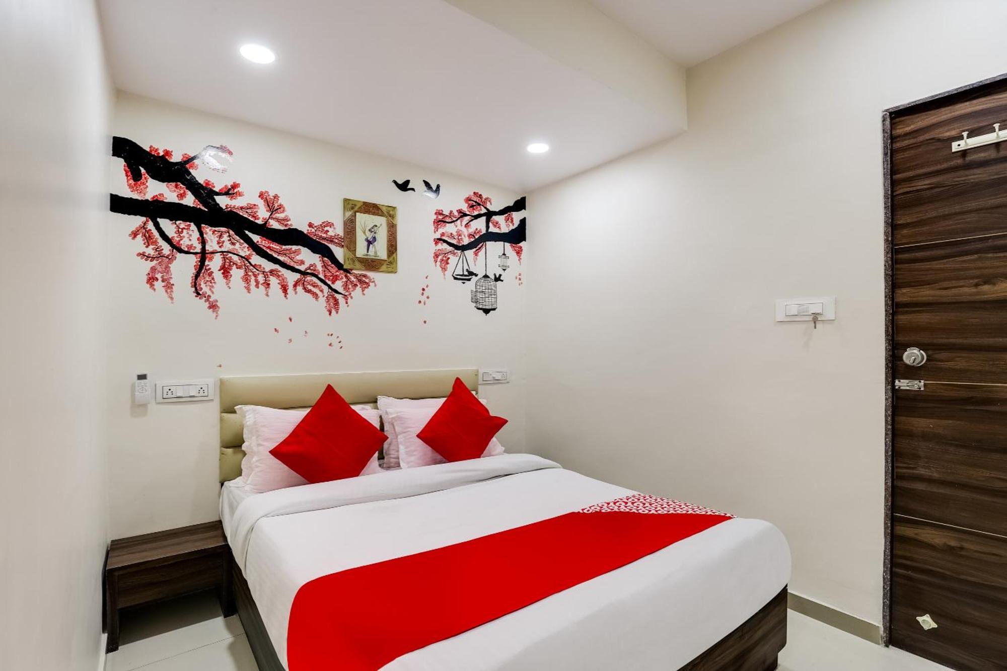 Collection O Hotel Alice Ahmedabad Exteriör bild