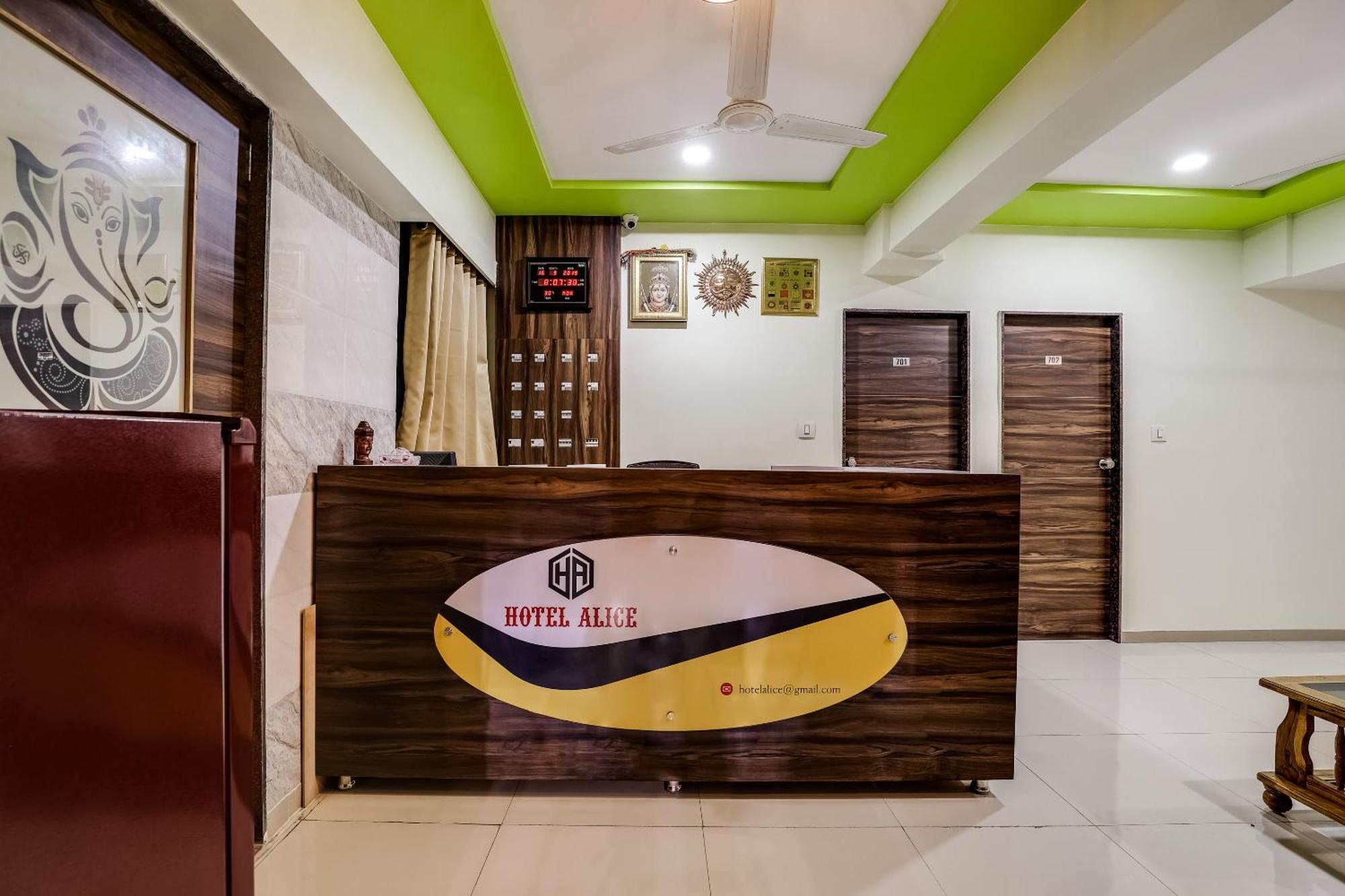 Collection O Hotel Alice Ahmedabad Exteriör bild